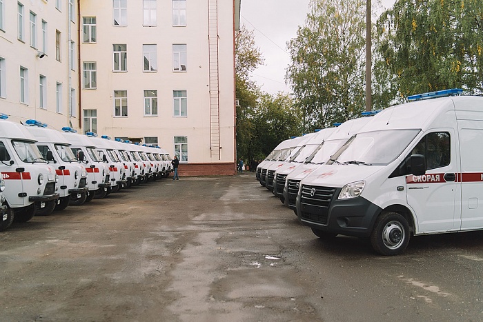 Глава региона передал Единой службе скорой медицинской помощи 25 новых автомобилей kirovreg.ru