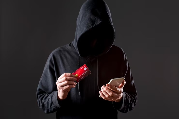 Дистанционные мошенники обманули кировчанку на 220 тысяч рублей ru.freepik.com