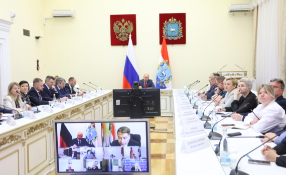 Подготовка к пляжному сезону, речным пассажирским перевозкам – Вячеслав Федорищев провел оперативное совещание в областном Правительстве