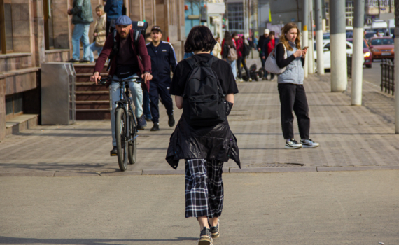 Аксессуары для подростков: необычные решения — добавьте искры в образ