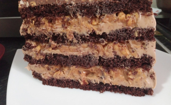 Торт Китаянка: хрустящие коржи и сливочно-шоколадный крем — незабываемый домашний десерт за 20 минут