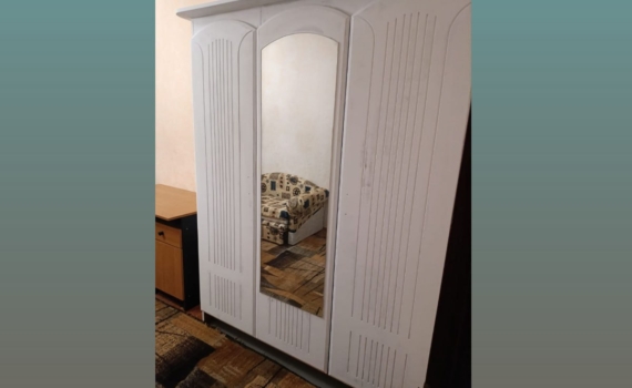 Вторая жизнь старого шкафа: простой способ полностью преобразить лакированную мебель Вторая жизнь старого шкафа: простой способ полностью преобразить лакированную мебель